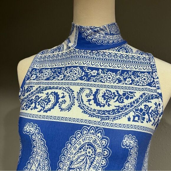 A-line swing style sleeveless paisley print mini dress - Picture 2 of 13